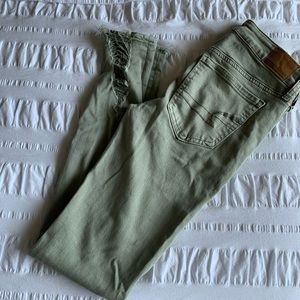 AEO Next Level distressed jegging